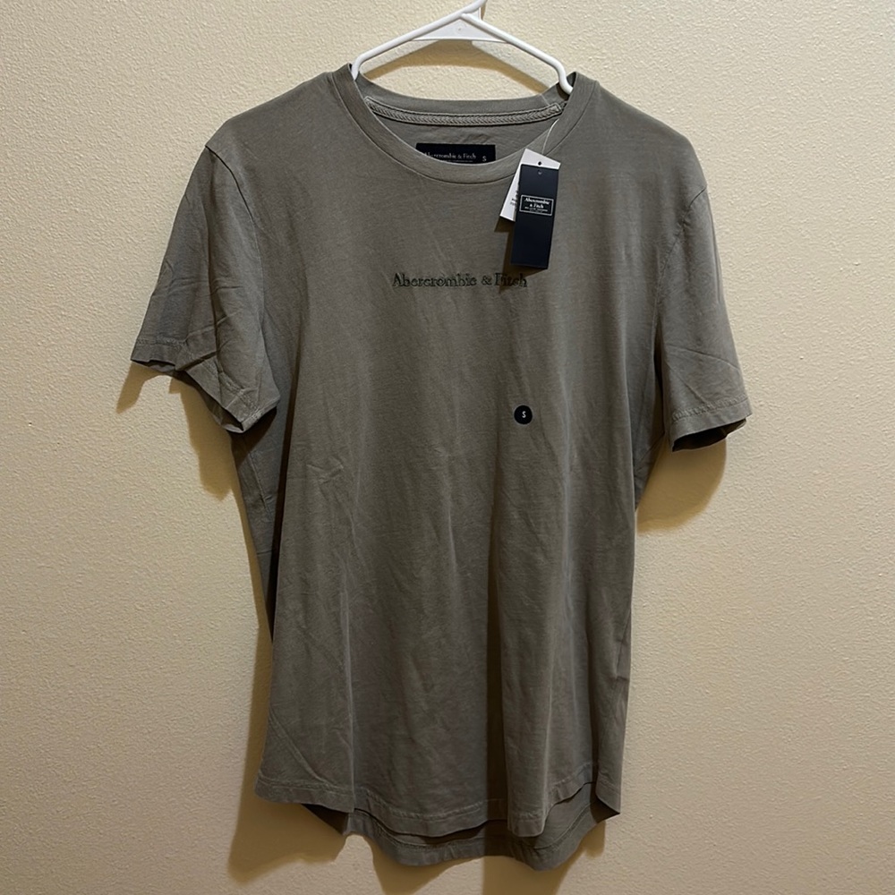 Abercrombie & Fitch T-shirt, size small, forest green color